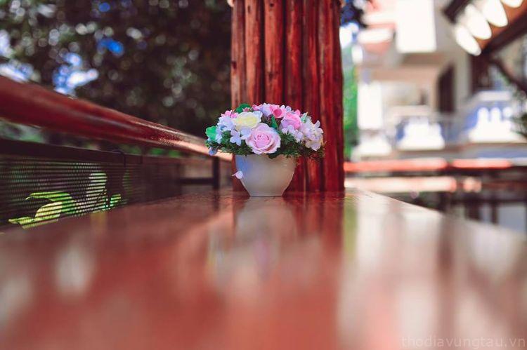 bàn ghế ở Lavie En Rose