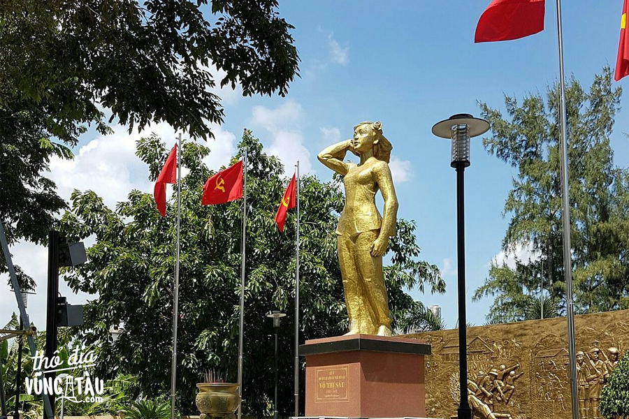 Văn khấn cô Sáu: Ý nghĩa và cách khấn khi viếng mộ